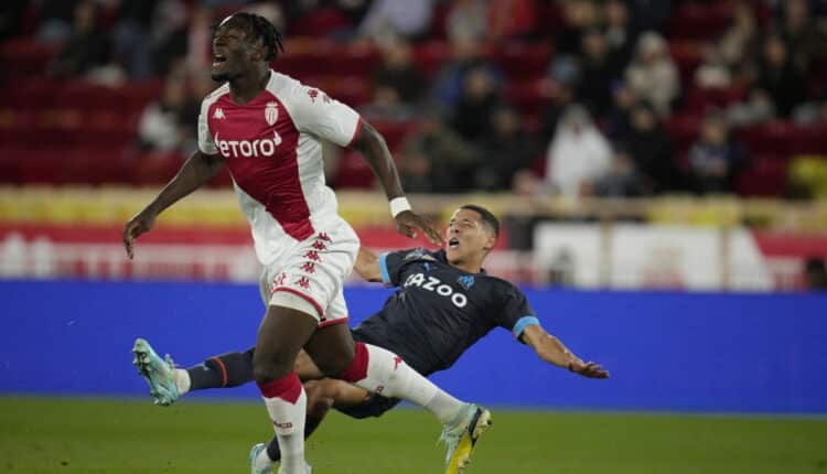 اليكس ديساسي : "تعرضت لتهديدات عنصرية وسب وشتم من طرف المغاربة" 1 أكسيل ديساسي أمين حارث كأس العالم