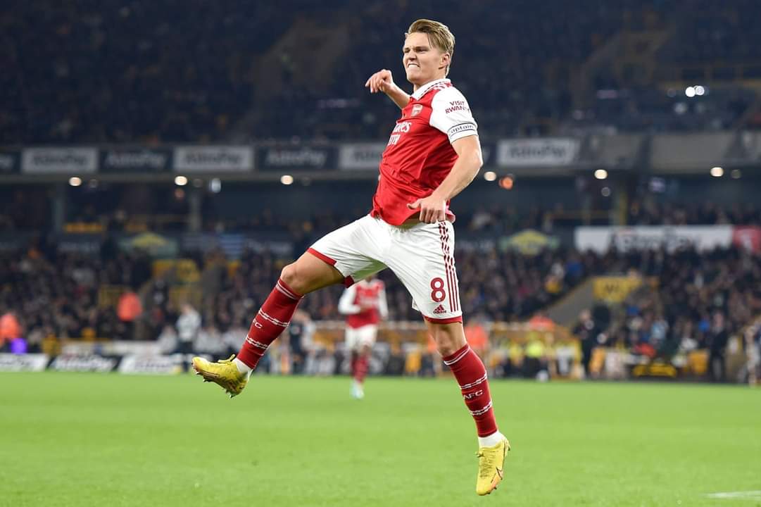 ارسنال يواصل سباق الصدارة بفوزه على ولفرهامبتون 1 مارتن اوديغارد ارسنال