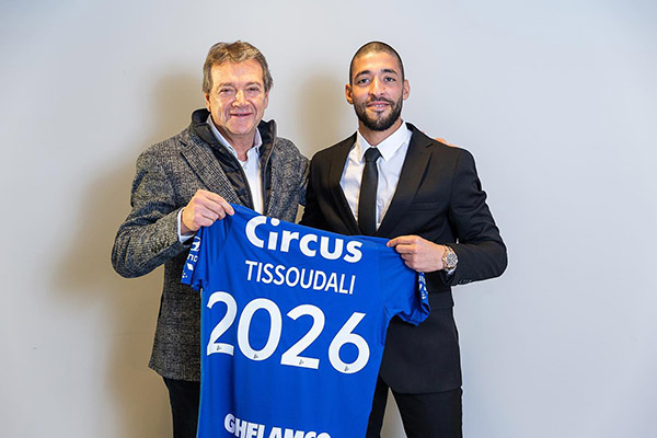 طارق تيسودالي يجدد عقده مع فريقه جينت البلجيكي 1 طارق تيسودالي يجدد عقده مع فريقه جينت البلجيكي