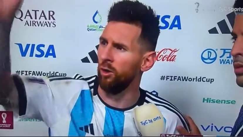 ميسي يشتم لاعب هولندا فيغورست بعد تأهله الى نصف نهائي المونديال