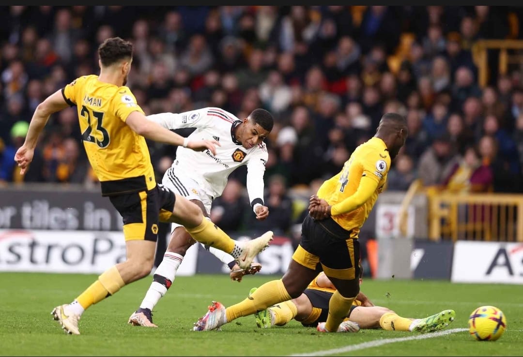 مانشستر يونايتد يواصل سلسلة انتصاراته ويطيح بخصمه ولفرهامبتون 1 مانشستر يونايتد يواصل سلسلة انتصاراته ويطيح بخصمه ولفرهامبتون