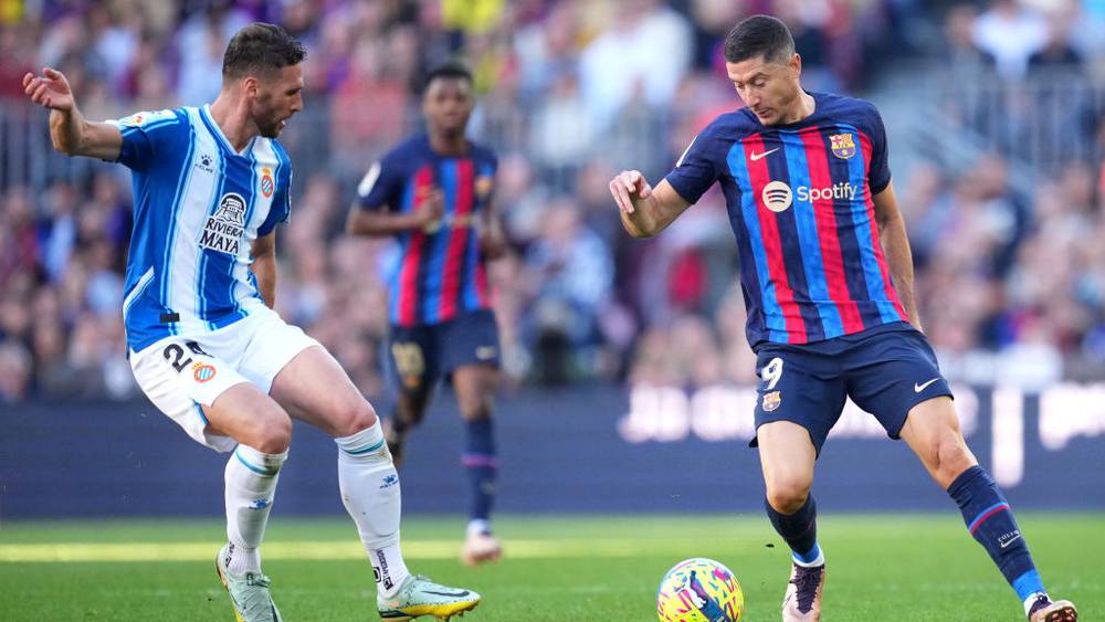 برشلونة يضيع فرصة الإنفراد بالصدارة بعد تعادله أمام إسبانيول