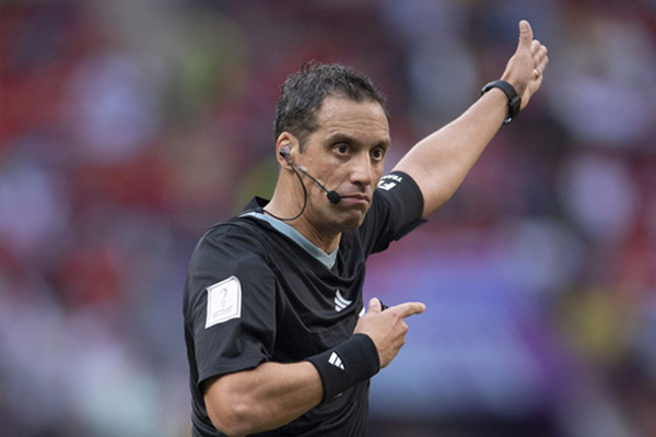 الفيفا تعين حكم مباراة المغرب و اسبانيا و تثير مخاوف المغاربة من ظلم تحكيمي مرتقب 1 الفيفا تعين حكم مباراة المغرب و اسبانيا و تثير مخاوف المغاربة من ظلم تحكيمي مرتقب