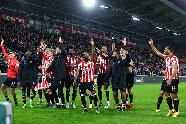 ليفربول يسقط أمام برينتفورد بنتيجة 3/1 ويبتعد عن دوري الأبطال