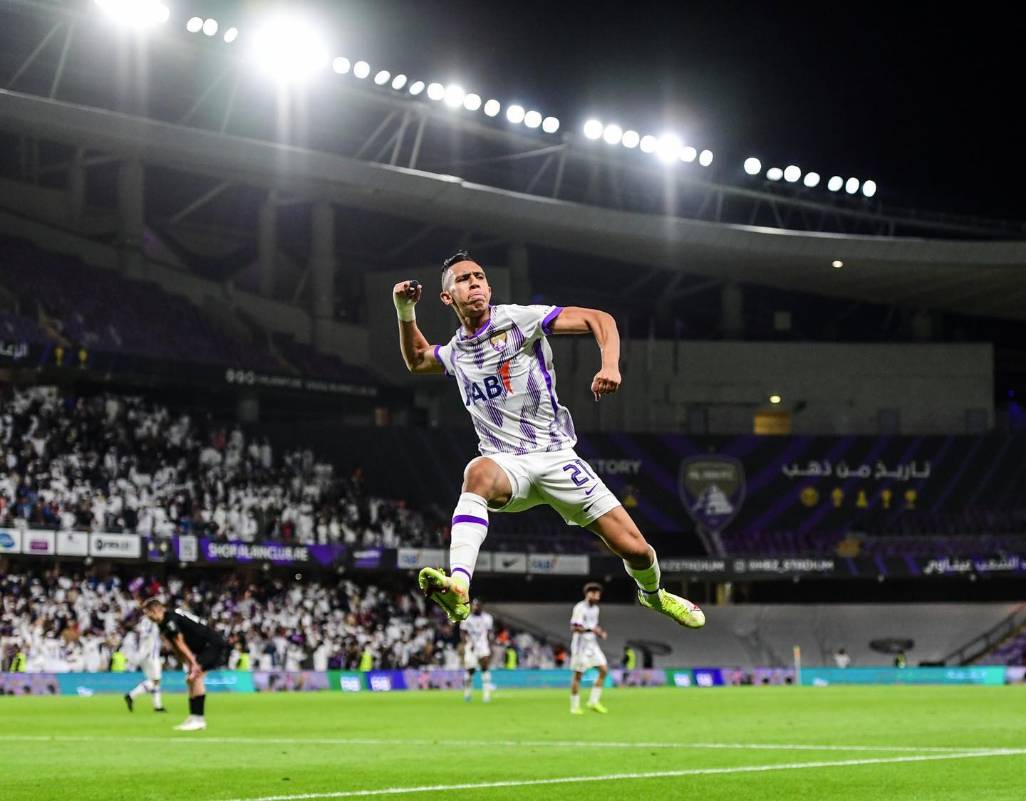 هدف سفيان رحيمي يقود العين للفوز على الجزيرة بريمونتادا حارقة