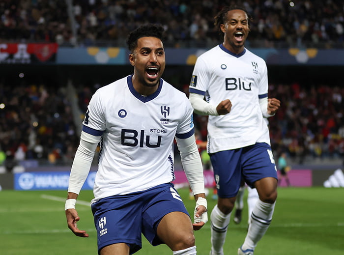 الهلال السعودي يطيح بفلامينغو البرازيلي ويتأهل لنهائي كأس العالم للأندية 1 الهلال السعودي يطيح بفلامينغو البرازيلي ويتأهل لنهائي كأس العالم للأندية