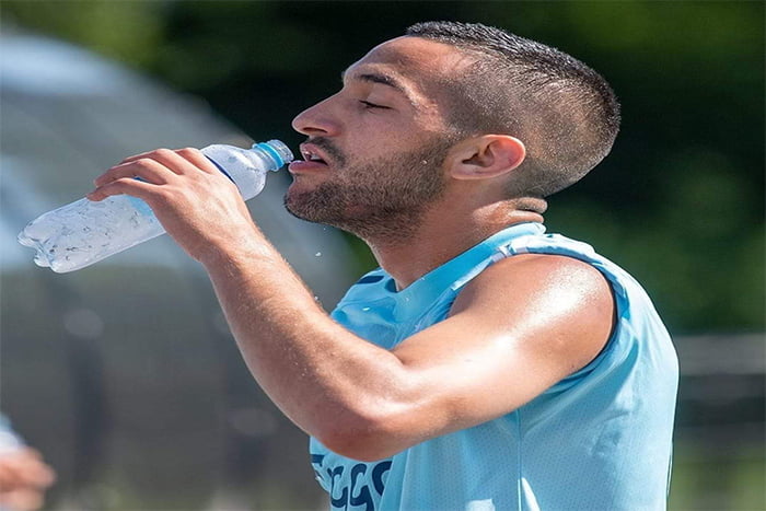 الاتحاد الانجليزي يقرر توقيف المباريات في رمضان للسماح للاعبين بكسر الصيام 1 الاتحاد الانجليزي يقرر توقيف المباريات في رمضان للسماح للاعبين بكسر الصيام