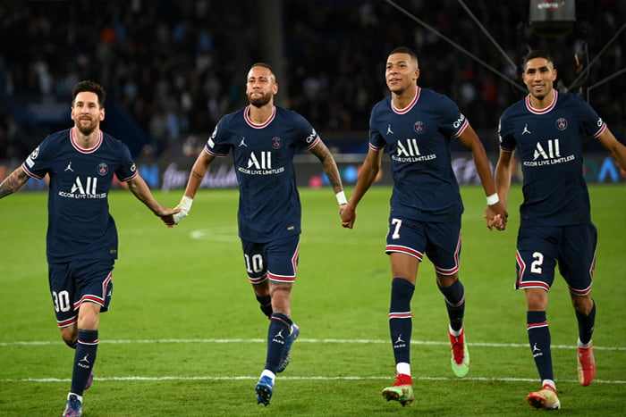 حكيمي ضمن اللاعبين الأعلى أجرا بالدوري الفرنسي 1 حكيمي ضمن اللاعبين الأعلى أجرا بالدوري الفرنسي