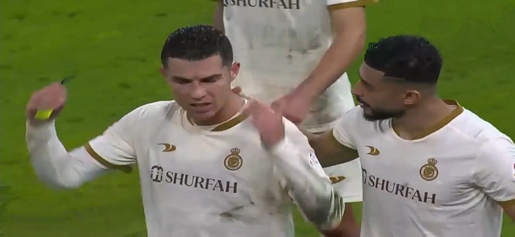 رونالدو يغادر الملعب "غاضبا" بعد الخسارة أمام الإتحاد في الدوري السعودي 1 رونالدو يغادر الملعب "غاضبا" بعد الخسارة أمام الإتحاد في الدوري السعودي
