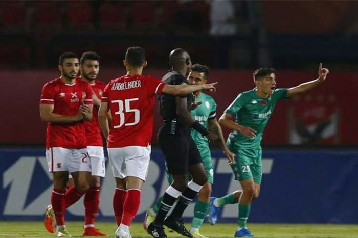 جماهير الرجاء تطلق هاشتاغ "الكاف يخاف الأهلي"