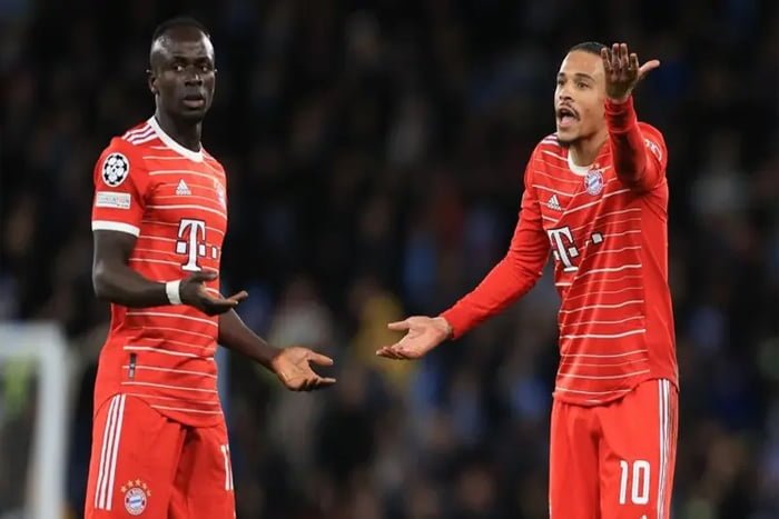 شجار ولكمات بين ساني و ماني بعد الهزيمة أمام السيتي 1 شجار ولكمات بين ساني و ماني بعد الهزيمة أمام السيتي