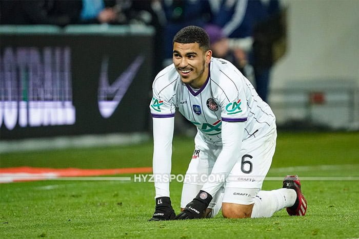 هجوم اعلامي وتلفيق تهم لأبو خلال بعد رفضه اللعب بقميص المثليين 1 هجوم اعلامي وتلفيق تهم لأبو خلال بعد رفضه اللعب بقميص المثليين