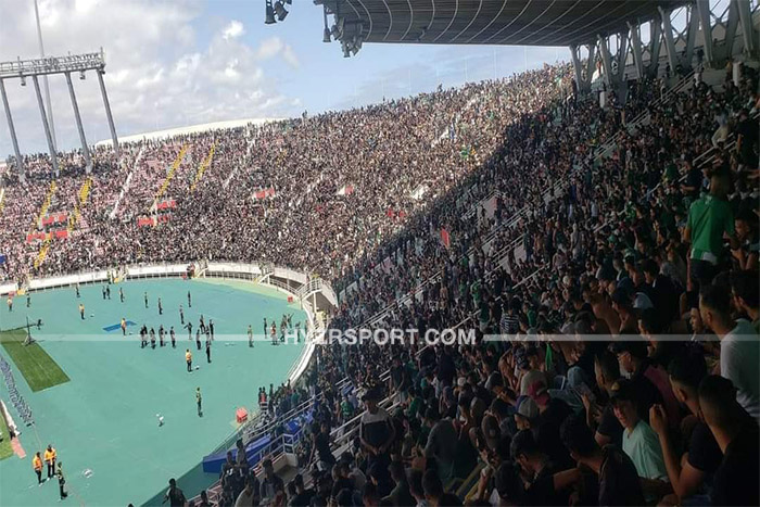 جماهير الرجاء قامت بالتصفير على النشيد الوطني في نهائي كأس العرش ؟؟؟!!! 3 جماهير الرجاء قامت بالتصفير على النشيد الوطني في نهائي كأس العرش ؟؟؟!!!