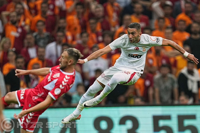 زياش يتألق بأسيست عالمي في أول مباراة رفقة غلطة سراي